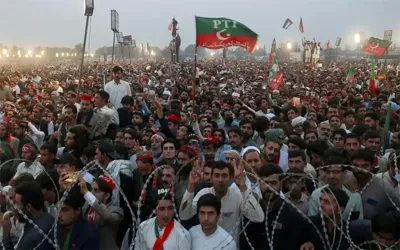 PTI approves October 4  long march  toward Islamabad