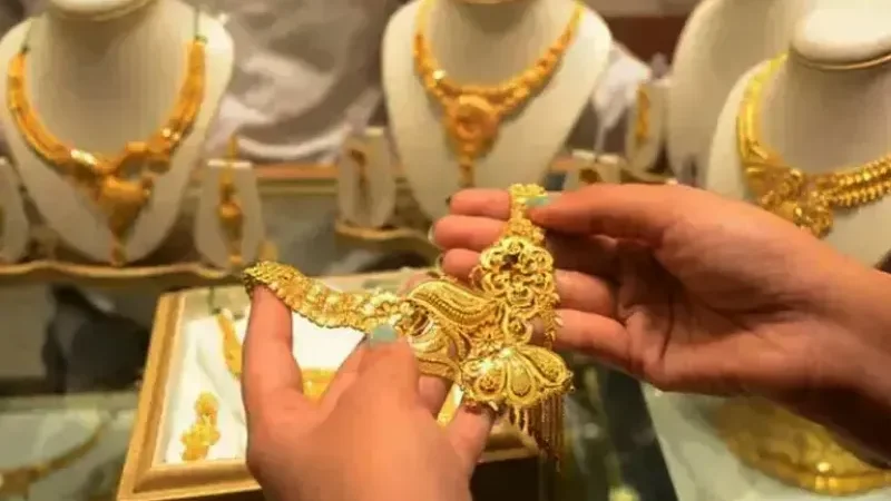 Gold, silver prices fall in Pakistan and global market