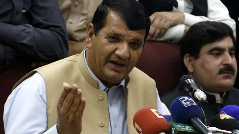 Amir Muqam not in favour of governor’s rule in KP but security risks persist