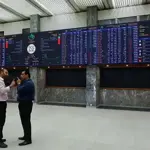KSE-100 plunges 2,288 points amid political, global uncertainty