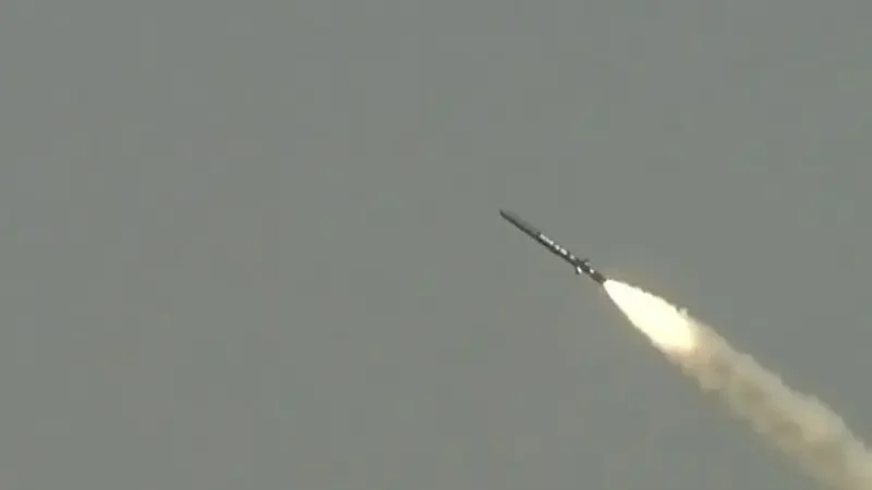 Pakistan tests extended-range Fatah-IV cruise missile