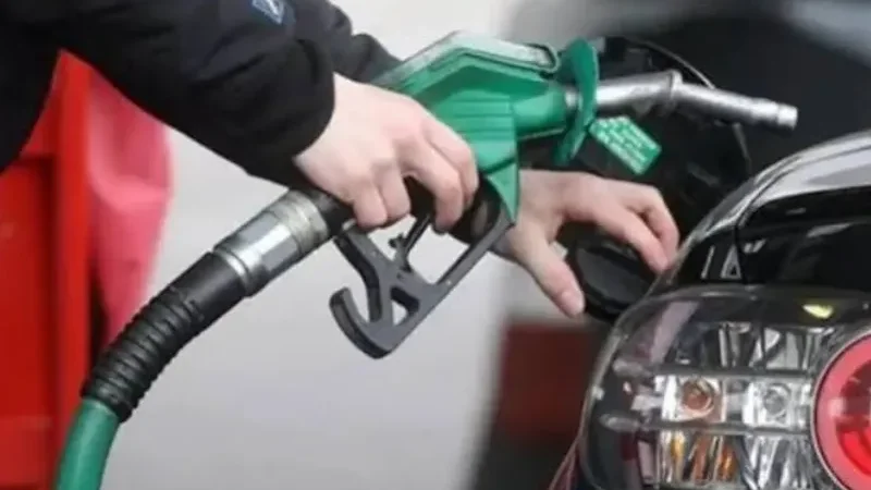 Federal govt raises petrol, diesel prices