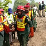 Rehman Baba Express derail near Multan, killing at least 4 and injuring dozens