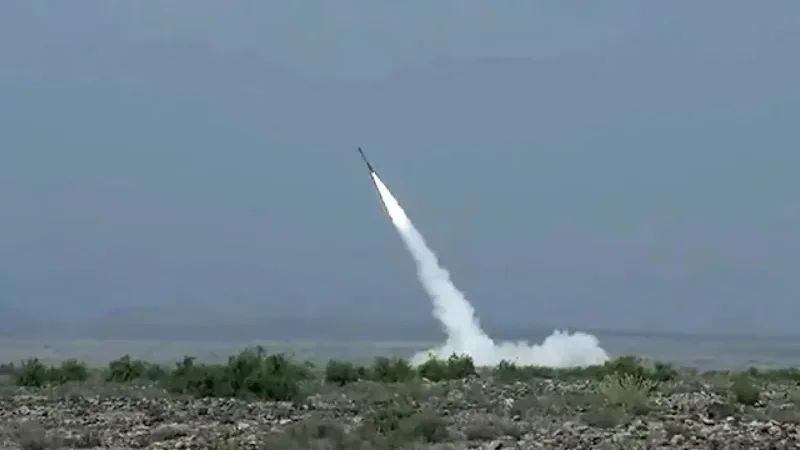 Pakistan Army successfully tests extended-range Fatah-2 ballistic missile