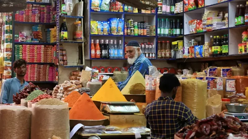 IMF projects Pakistan’s inflation to rise to 9.9% in FY2026-27 - IMF, Inflation rate, Pakistan’s economic growth, World Economic Outlook