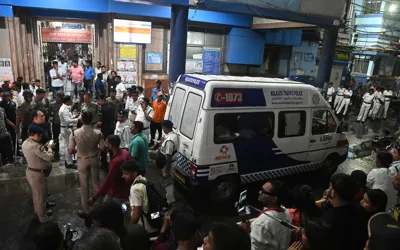 At least 17 killed in crush at Hindu festival in Kolkata, India
