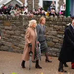 Royal family pays emotional tribute to victims of Aberfan disaster