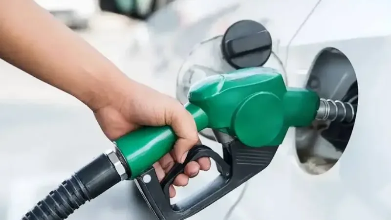Govt announces fresh petrol and diesel prices - federal government, Petroleum Division, price of diesel, price of petrol