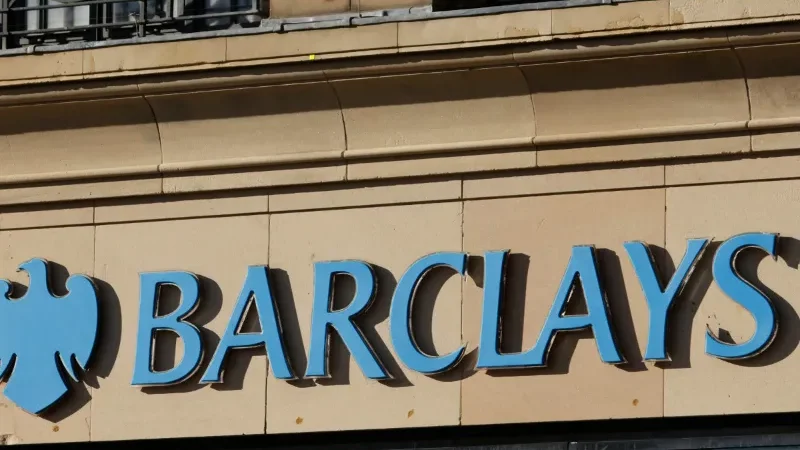 UK bank Barclays plans 5,000 job cuts by end of 2026 - 5,000 jobs cut, Barclays, British bank, use of AI