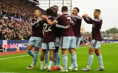 Manchester City beaten by Aston Villa to end perfect Premier League start