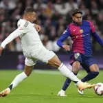 Real Madrid beats Barcelona 2-1 as Mbappe strikes late in El Clasico