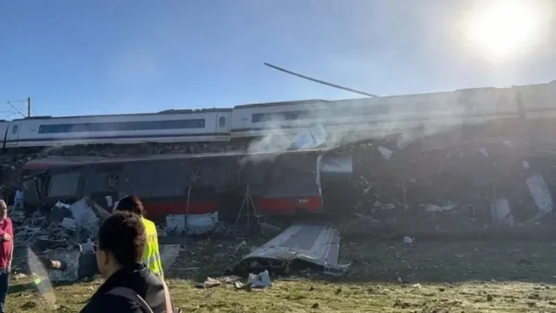 Spain train crash kills at least 30 and leaves dozens injured