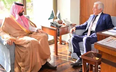 Pakistan's Defense Minister Khawaja Asif meets Saudi envoy to boost defense ties