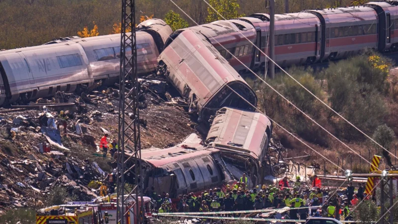 Spain declares three days of mourning after train crash