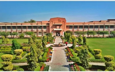 PPP urges Punjab govt to stop relocating two wards of Nishtar Hospital