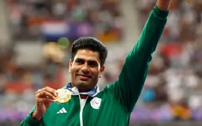 Pakistan's Hero Arshad Nadeem receives gold medal at Paris Olympics ceremony