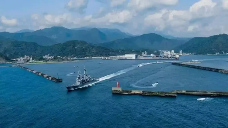 German Naval forces await orders for Taiwan Strait crossing