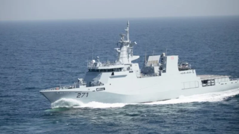 PNS Yarmook conducts exercise with Oman Navy Ship