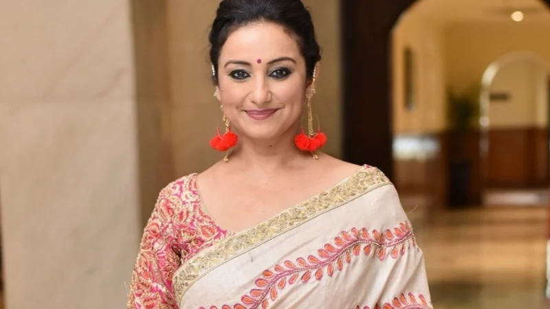 Indian Actress Divya Dutta Slams Indian Airlines For Huge Harassment