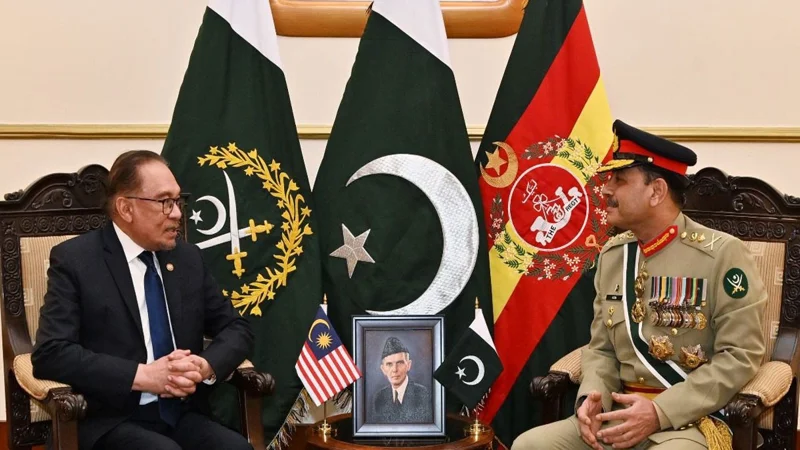 Malaysian PM, COAS discuss bilateral interests, regional security