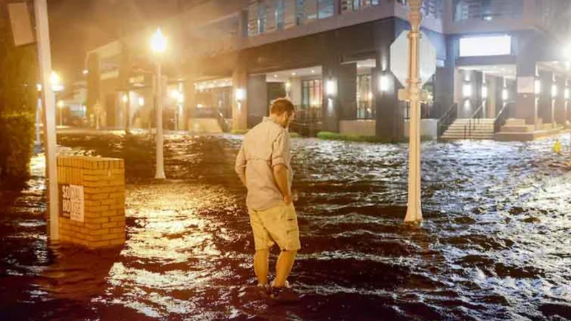Central Florida hit hard as Hurricane Milton destroy homes
