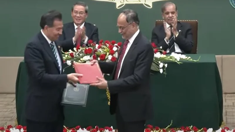 Pakistan, China agree to further enhance bilateral cooperation in multiple sectors