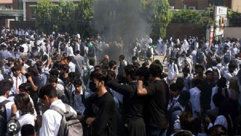 24 students hurt in Lahore as protest erupts over alleged rape of colleague