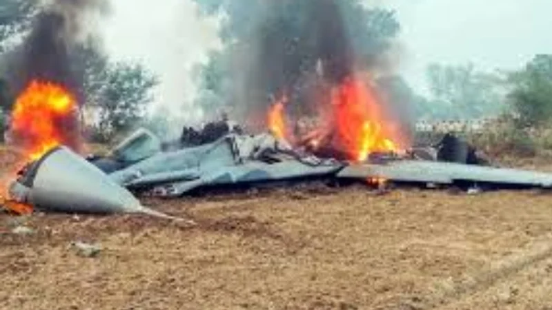 Indian Air force MiG-29 fighter jet crash Video, goes viral