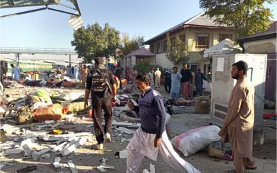 26 killed, 40 others injured in suicide blast at Quetta railway station