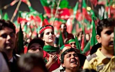 PTI founder gives final call to supporters for Islamabad march
