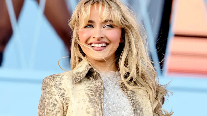 Sabrina Carpenter sparks online criticism with provocative concert performance