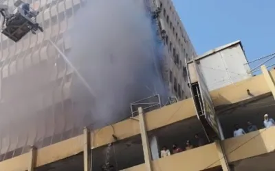 Fire erupts at Rimpa Plaza on MA Jinnah road in Karachi