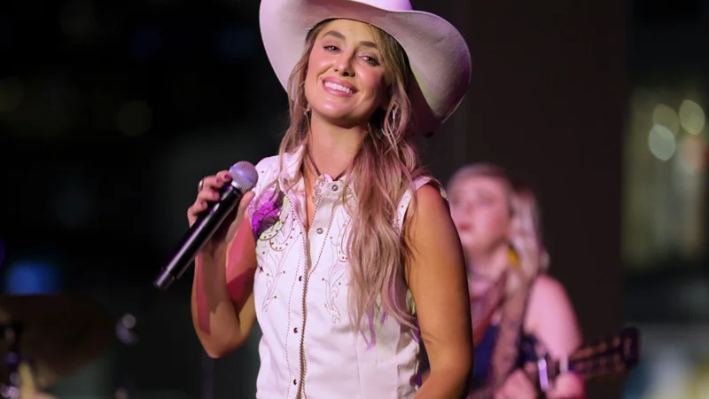 Lainey Wilson shares get nervous before performances