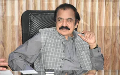 ‘PTI founder, Nawaz Sharif, Zardari should sit together for Pakistan’