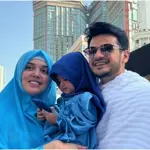 Kanwal Aftab Shares Stunning Photos with Aizal from Madinah