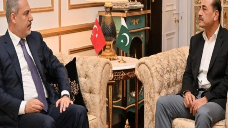 Turkish FM meets with Pak Army Chief