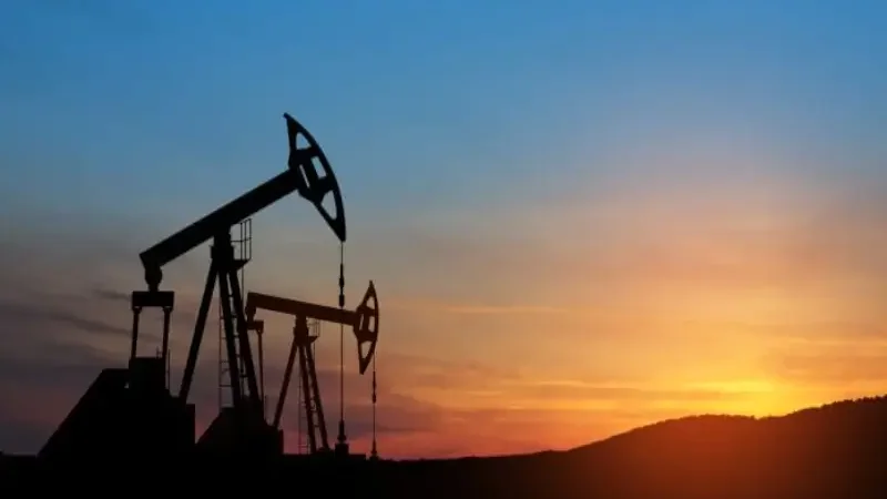 Oil prices jump amid US-Iran tensions
