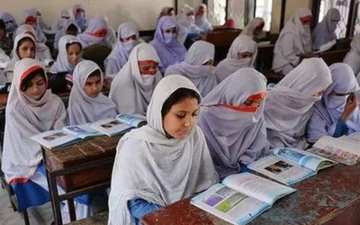 Governor Sindh announces to starts breakfast program for students