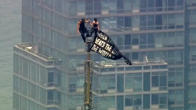 Couple arrested after scaling Empire State Building in marriage proposal stunt