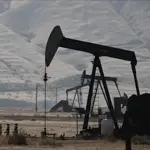 Oil prices edge higher on Middle East peace hopes