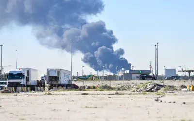 Iran strikes US bases in Kuwait, Bahrain after second day of US attacks