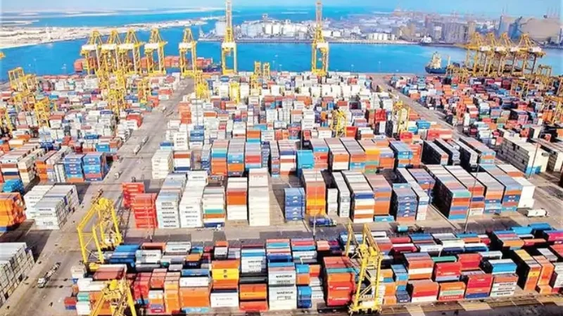 'UAE non-oil trade crosses $1 trillion for first time'