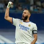 Karim Benzema stuns on Al-Hilal debut with hat-trick and assist