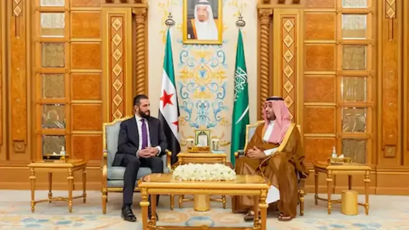 Syria, Saudi Arabia sign joint airline and telecoms deals