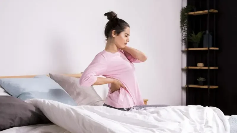Sleeping positions that reduce back pain