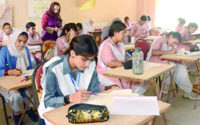 Karachi: Annual exams for class 9 and 10 begin across the city