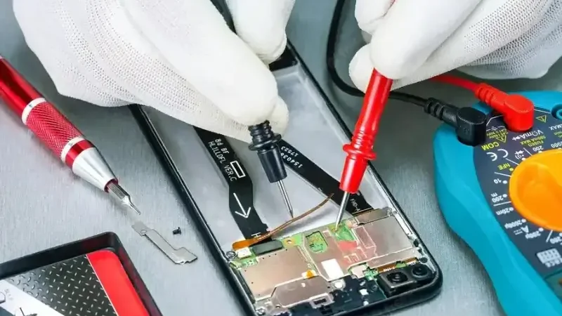 Govt introduces free mobile repairing course for women