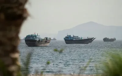 Two LNG tankers exit Strait of Hormuz, heading to Pakistan and China