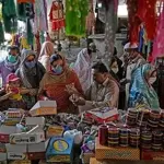 Pakistan enforces new operating hours for markets from June 1