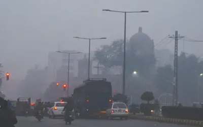 Karachi wakes up to chilly mornings, enjoys sunny daytime